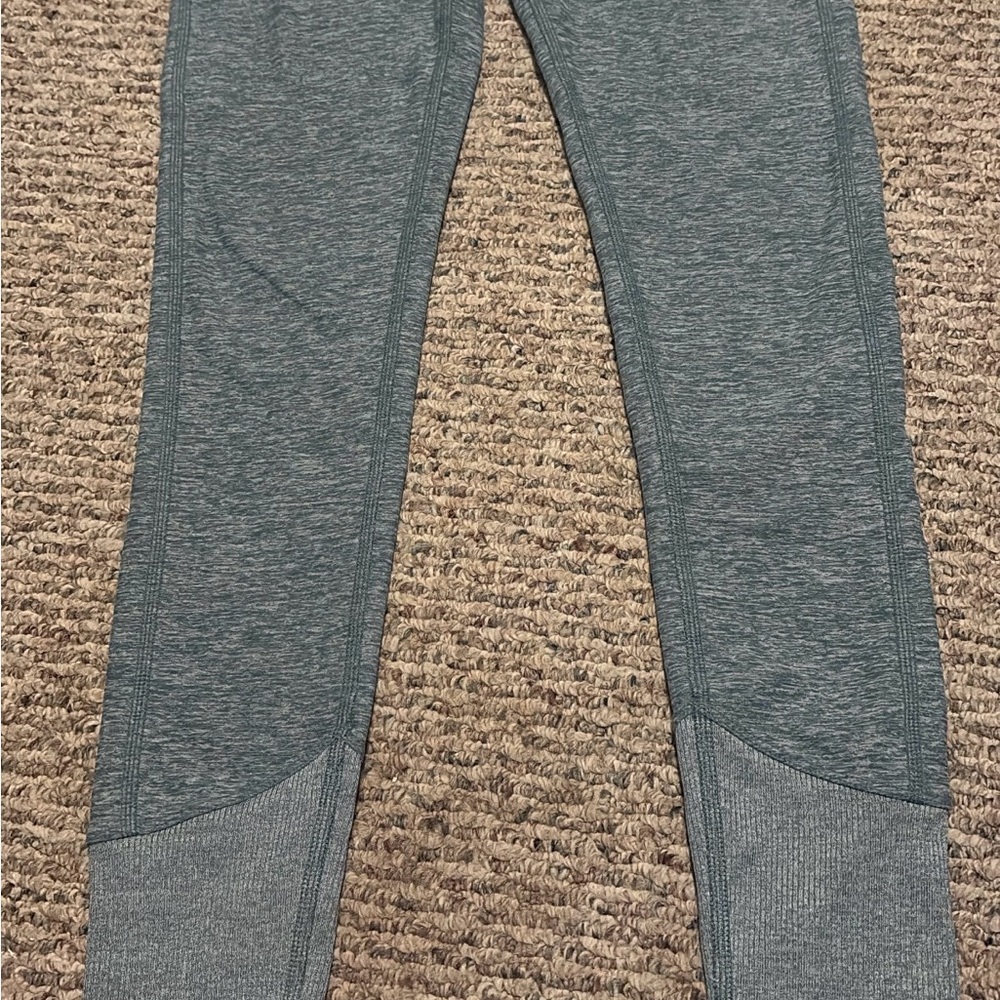 ALO Yoga High-Waist Leggings - Soft Sea Grass color - Picture 3 of 3